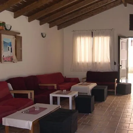 Peters Kool Pool And 3*